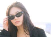 宁艺卓全黑穿搭酷飒出街，引领时尚新潮流